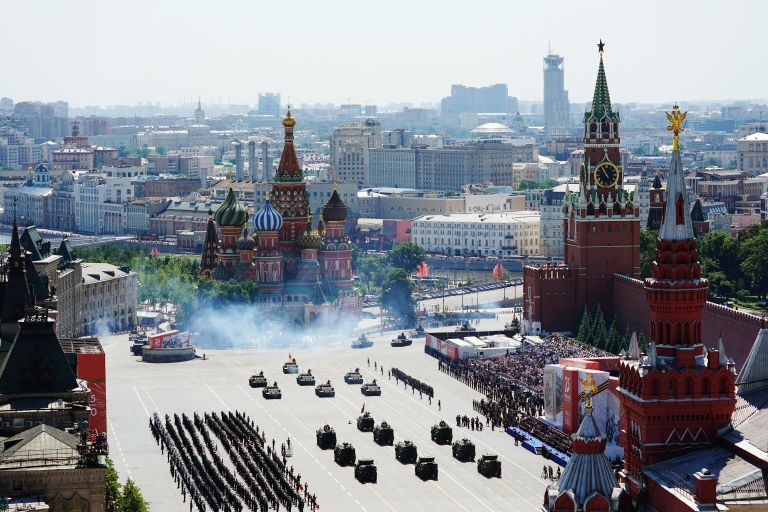 Военный парад в ознаменование 75-летия Победы в Великой Отечественной войне 1941-1945 годов на Красной площади в Москве Военный парад в ознаменование 75-летия Победы в Великой Отечественной войне 1941-1945 годов на Красной площади в Москве