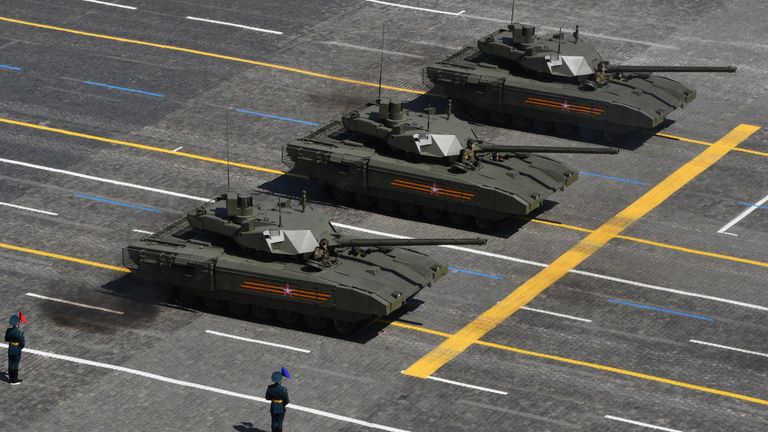 Танки Т-14 Армата во время военного парада в ознаменование 75-летия Победы в Великой Отечественной войне 1941-1945 годов на Красной площади в Москве