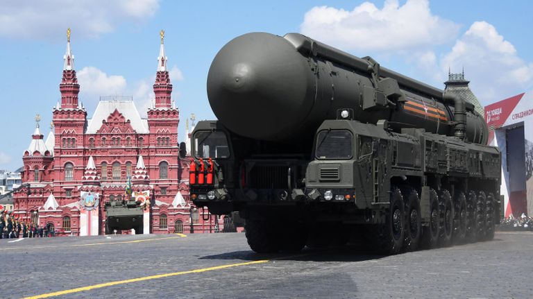 Автономная пусковая установка ПГРК Ярс во время военного парада в ознаменование 75-летия Победы в Великой Отечественной войне 1941-1945 годов на Красной площади в Москве