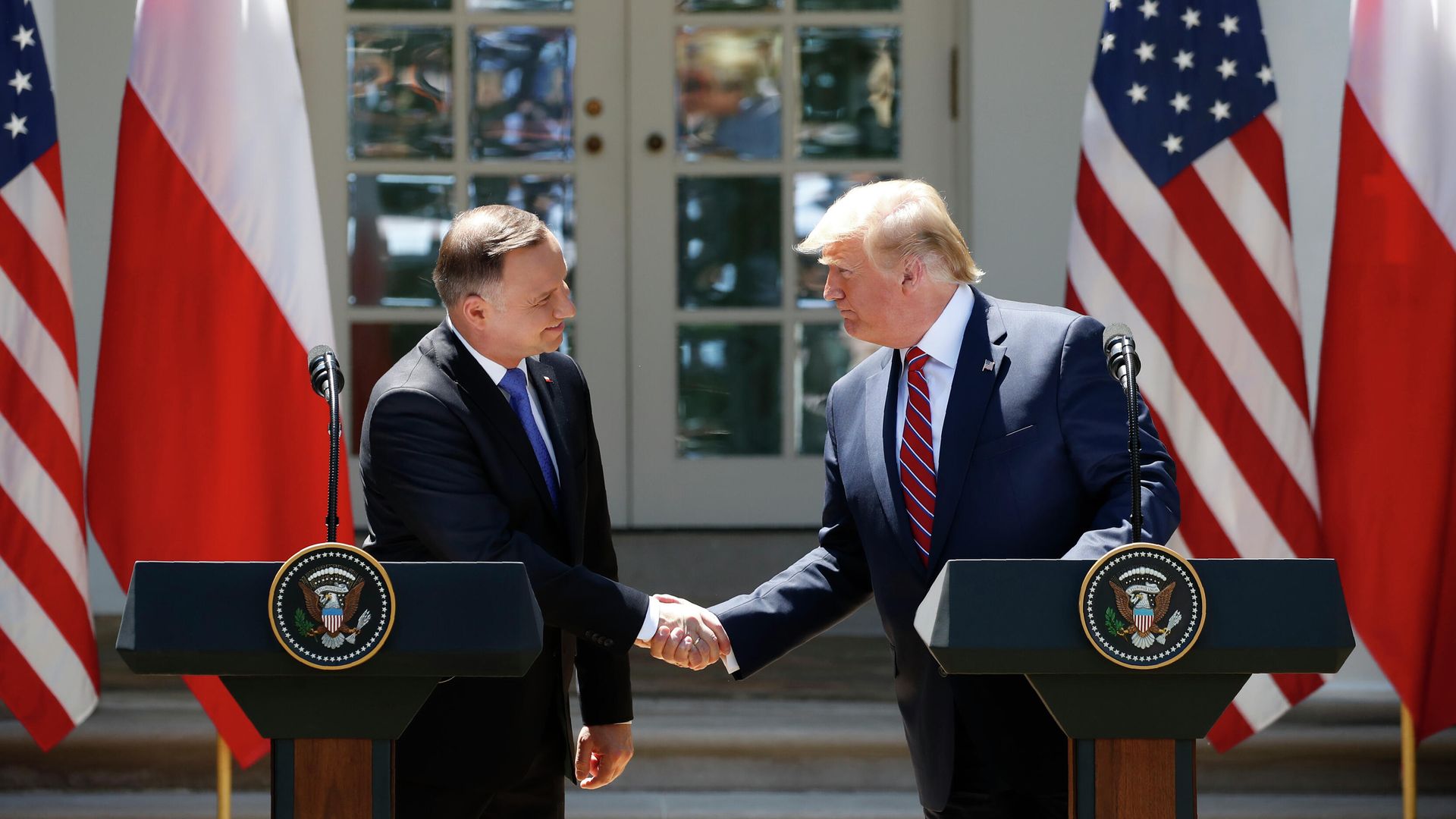 Президент США Дональд Трамп и президент Польши Анджей Дуда во время пресс-конференции Президент США Дональд Трамп и президент Польши Анджей Дуда во время пресс-конференции - РИА Новости, 1920, 23.02.2025