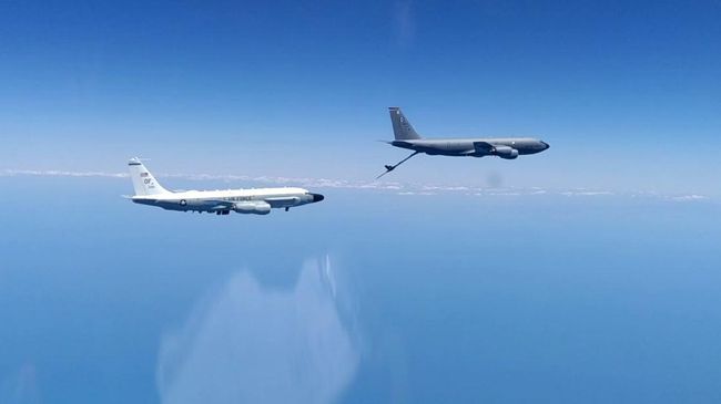 Самолет-разведчик RC-135 и самолет-заправщик КС-135 ВВС США над Черным морем. 26 июня 2020 Самолет-разведчик RC-135 и самолет-заправщик КС-135 ВВС США над Черным морем. 26 июня 2020