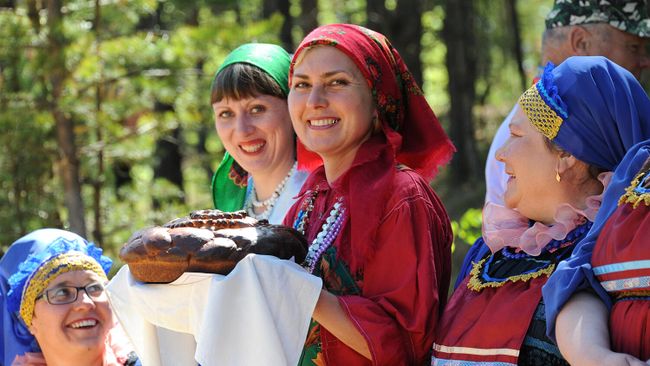 Участницы фестиваля культуры семейских старообрядцев Семейская круговая Участницы фестиваля культуры семейских старообрядцев Семейская круговая