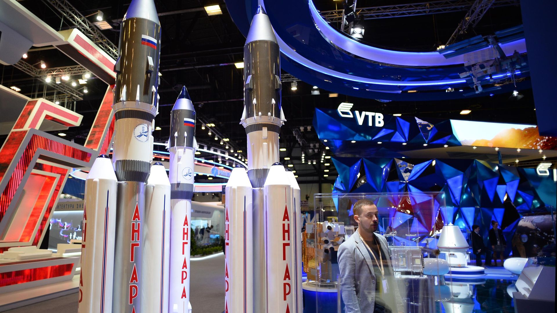 Макеты ракет Ангара на стенде государственной корпорации Роскосмос  - РИА Новости, 1920, 26.10.2020