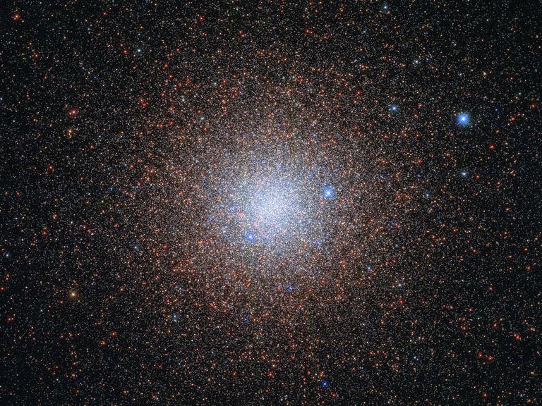 Шаровое скопление NGC 6441 в созвездии Скорпион Шаровое скопление NGC 6441 в созвездии Скорпион