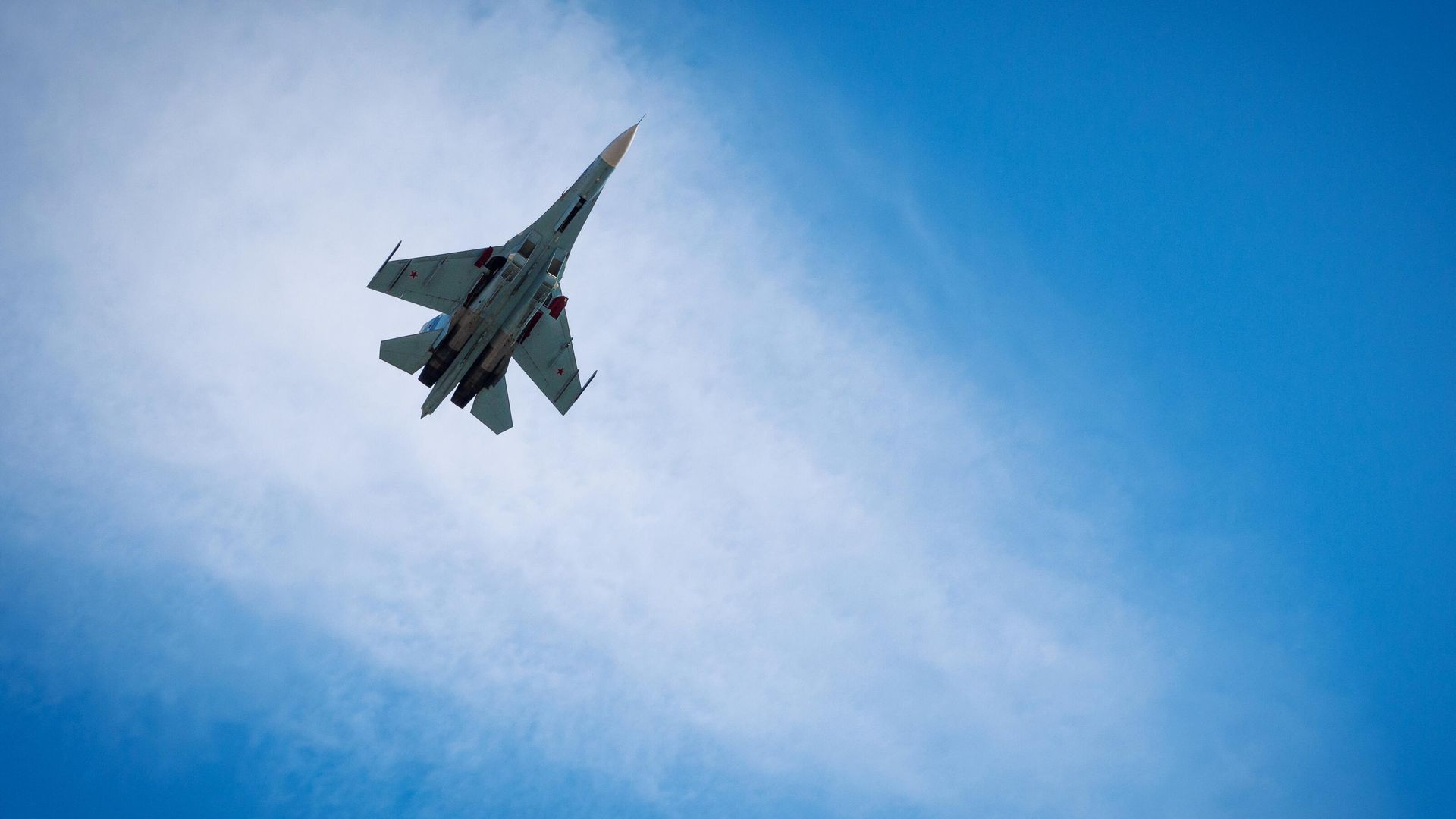 Многоцелевой истребитель Су-27 Многоцелевой истребитель Су-27 - РИА Новости, 1920, 31.05.2021