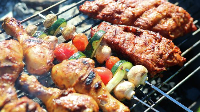 Мясо и овощи на гриле Мясо и овощи на гриле