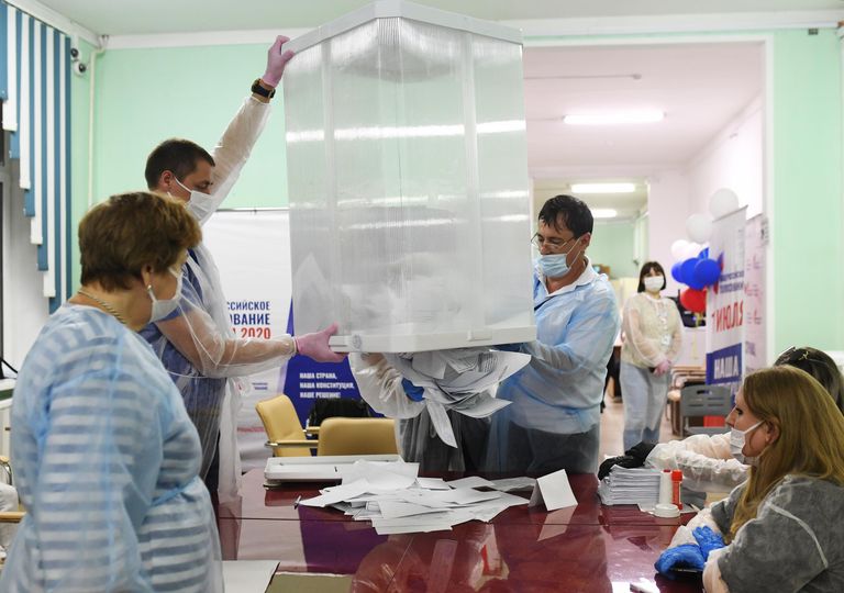 Подсчет голосов по итогам голосования по поправкам в Конституцию РФ Подсчет голосов по итогам голосования по поправкам в Конституцию РФ