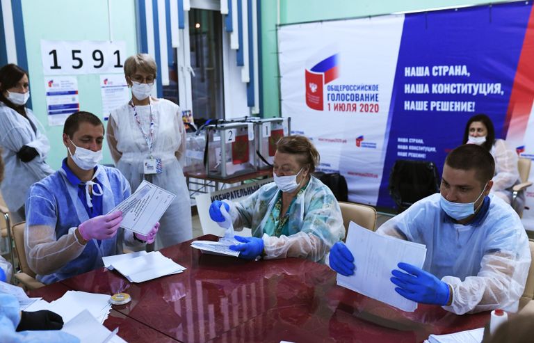 Подсчет голосов по итогам голосования по поправкам в Конституцию РФ Подсчет голосов по итогам голосования по поправкам в Конституцию РФ