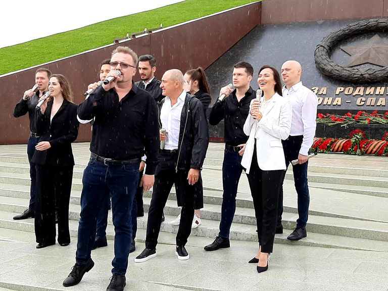 Церемония открытия Ржевского мемориала Советскому солдату
