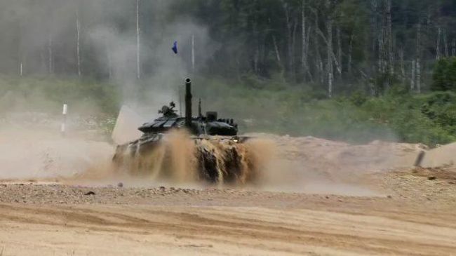 Танки грязи не боятся: скоростные гонки на АрМИ-2020 Танки грязи не боятся: скоростные гонки на АрМИ-2020