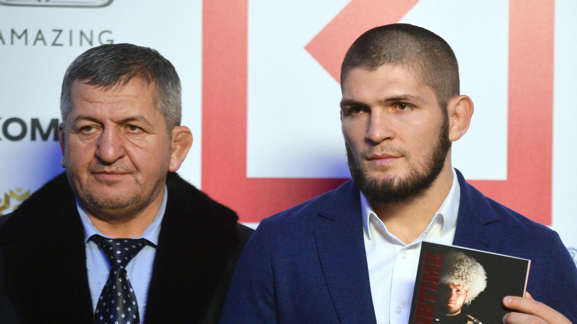 Хабиб Нурмагомедов (справа) и Абдулманап Нурмагомедов Хабиб Нурмагомедов (справа) и Абдулманап Нурмагомедов - РИА Новости, 1920, 01.03.2021