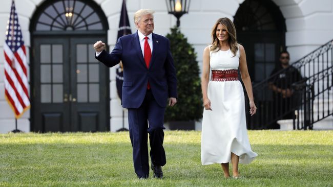 Президент США Дональд Трамп с супругой Меланьей