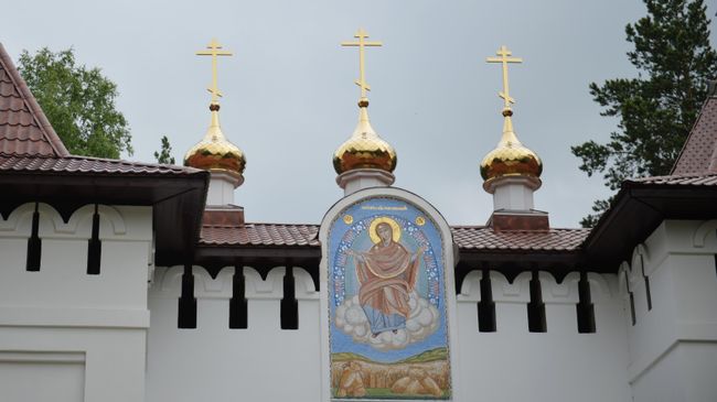 На территории Среднеуральского женского монастыря