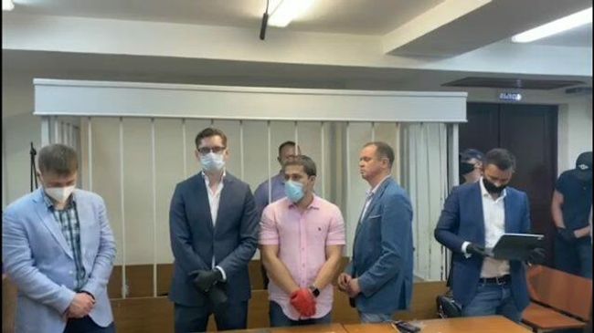 Сафронов слушает решение суда о своем аресте. Кадры пресс-службы Лефортовского суда