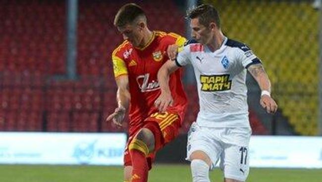 Игровой момент матча Крылья Советов - Арсенал