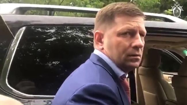 Сотрудники ФСБ России проводят задержание губернатора Хабаровского края Сергея Фургала Сотрудники ФСБ России проводят задержание губернатора Хабаровского края Сергея Фургала