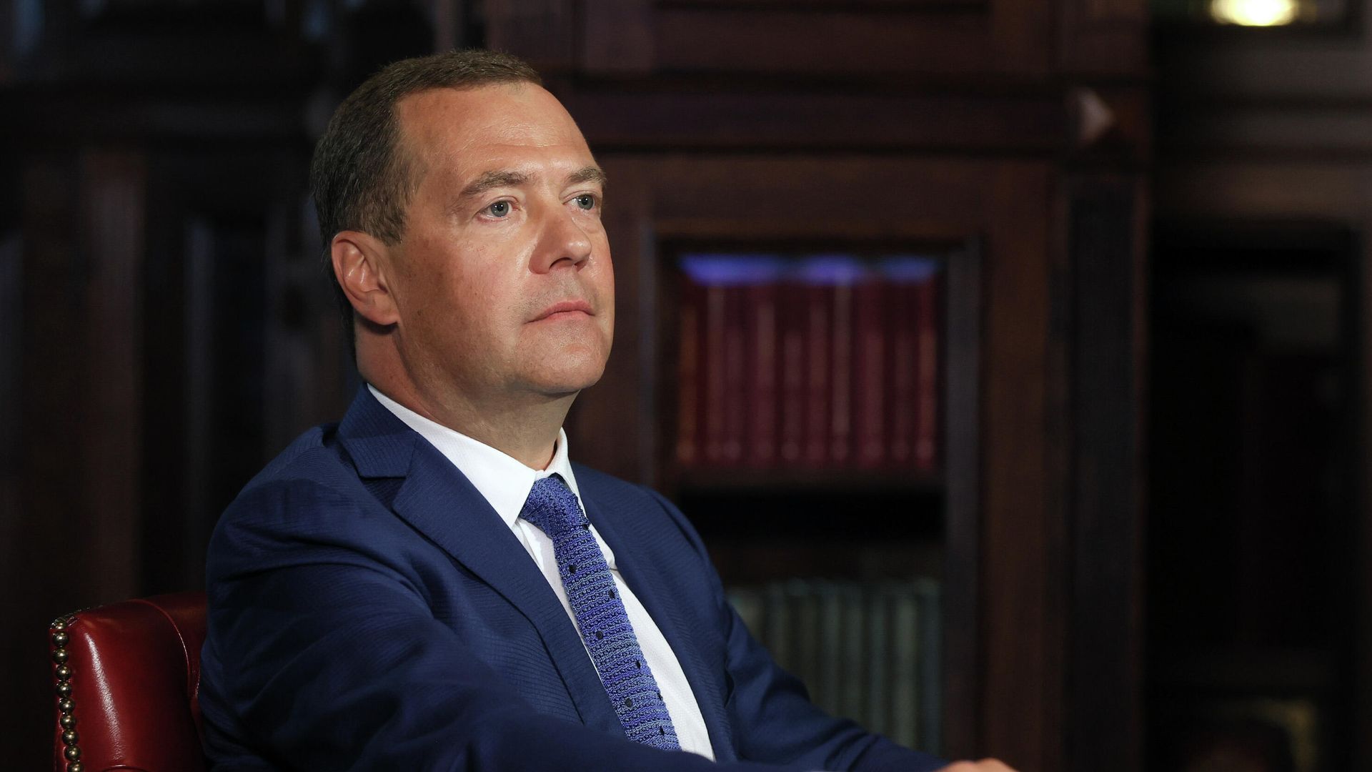 Дмитрий Медведев во время интервью издательскому дому Комсомольская правда - РИА Новости, 1920, 08.10.2020