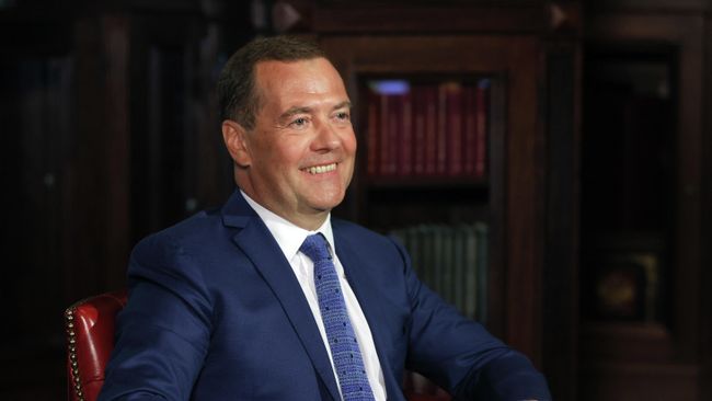 Дмитрий Медведев 