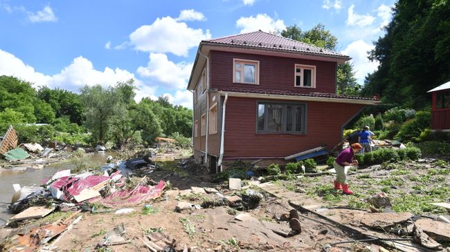Последствия прорыва дамбы в подмосковной Рузе. 9 июля 2020 Последствия прорыва дамбы в подмосковной Рузе. 9 июля 2020