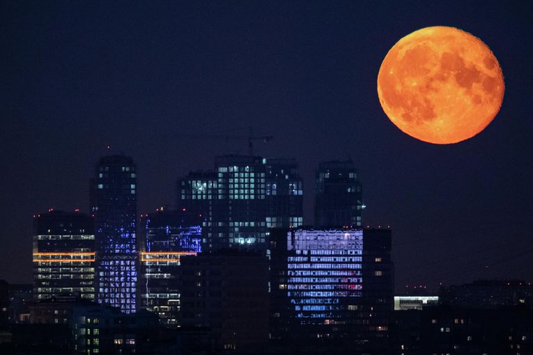 Полнолуние, наблюдаемое в Москве Полнолуние, наблюдаемое в Москве