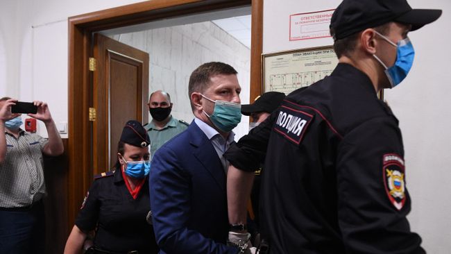 Губернатор Хабаровского края Сергей Фургал в Басманном суде Москвы Губернатор Хабаровского края Сергей Фургал в Басманном суде Москвы