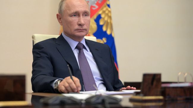 Президент РФ Владимир Путин проводит заседание совета по стратегическому развитию и нацпроектам Президент РФ Владимир Путин проводит заседание совета по стратегическому развитию и нацпроектам