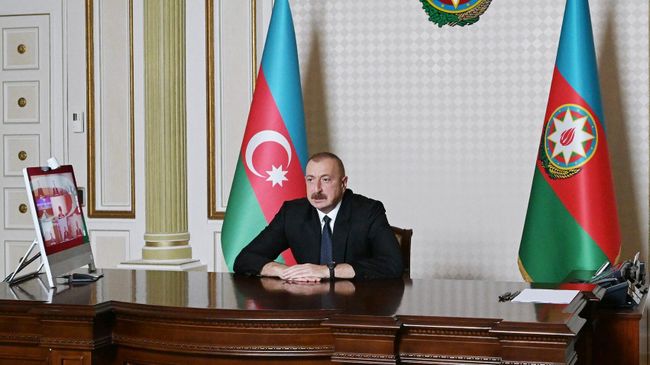 Президент Азербайджана Ильхам Алиев во время заседания Совета безопасности Азербайджана в связи с ситуацией на границе с Арменией Президент Азербайджана Ильхам Алиев во время заседания Совета безопасности Азербайджана в связи с ситуацией на границе с Арменией