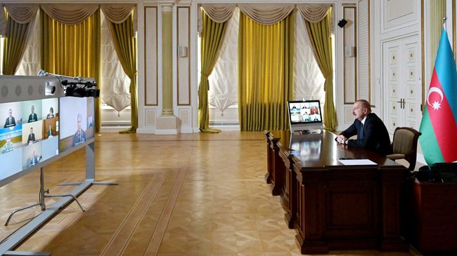 Президент Азербайджана Ильхам Алиев во время заседания Совета безопасности Азербайджана в связи с ситуацией на границе с Арменией Президент Азербайджана Ильхам Алиев во время заседания Совета безопасности Азербайджана в связи с ситуацией на границе с Арменией