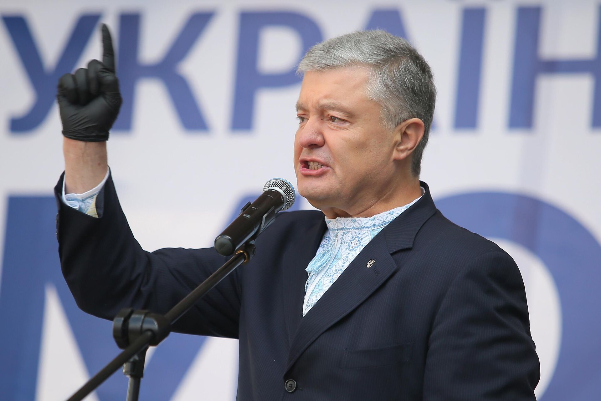 Экс-президент Украины, депутат Верховной рады Украины Петр Порошенко во время акции протеста против законопроекта Бужанского о продлении преподавания на русском языке в школах Украины Экс-президент Украины, депутат Верховной рады Украины Петр Порошенко во время акции протеста против законопроекта Бужанского о продлении преподавания на русском языке в школах Украины - РИА Новости, 1920, 14.07.2021