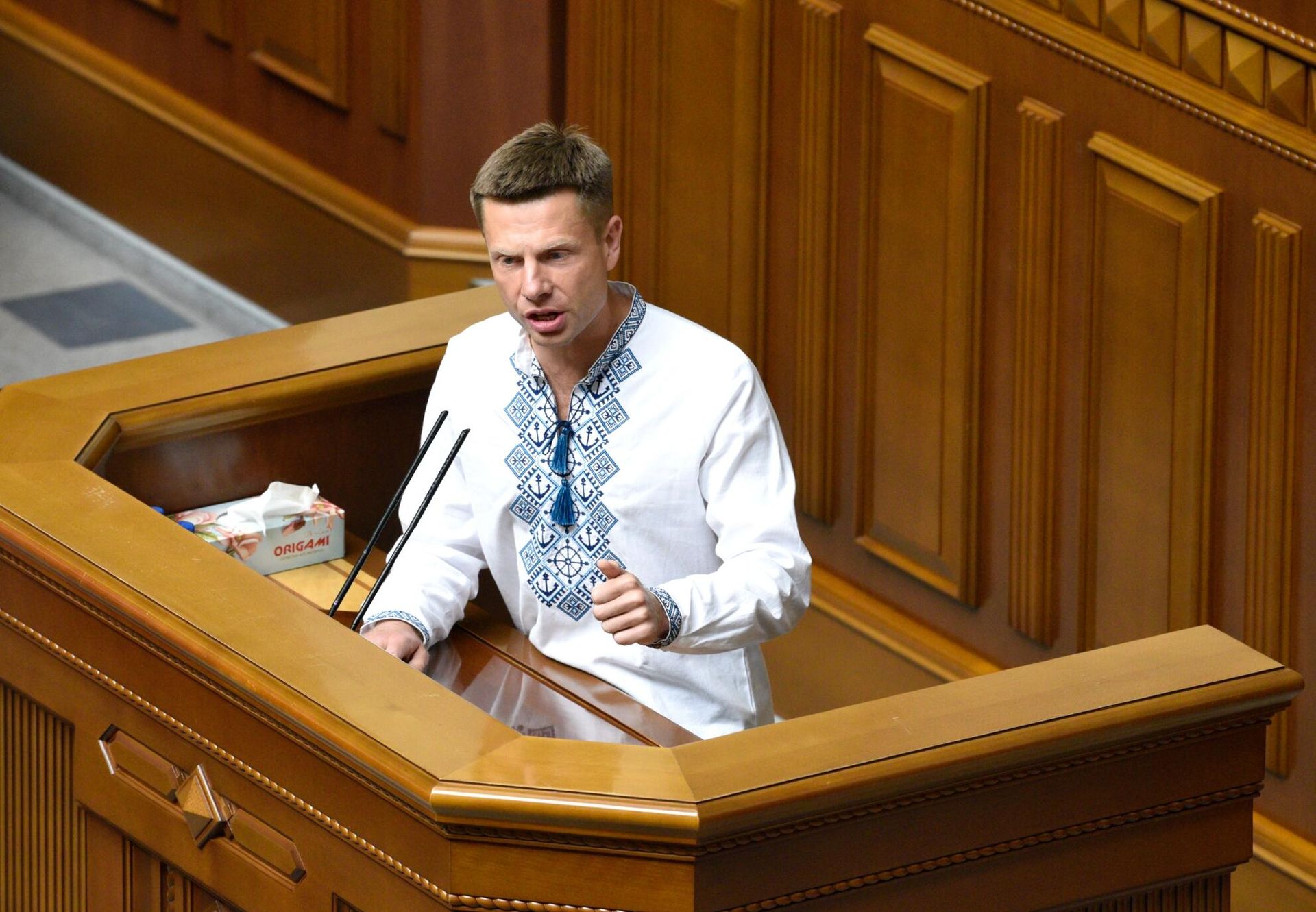 Депутат Алексей Гончаренко на торжественном заседании Верховной рады Украины по случаю 30-й годовщины принятия Декларации о государственном суверенитете Украины - РИА Новости, 1920, 17.10.2023
