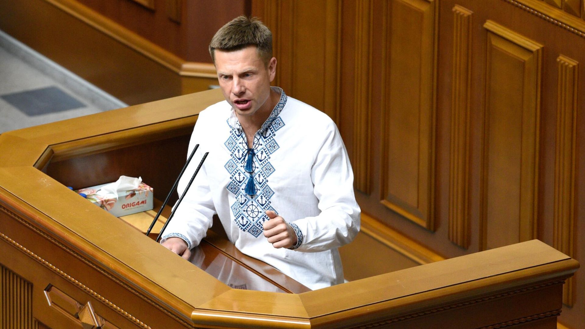 Депутат Алексей Гончаренко на торжественном заседании Верховной рады Украины по случаю 30-й годовщины принятия Декларации о государственном суверенитете Украины - РИА Новости, 1920, 13.09.2021