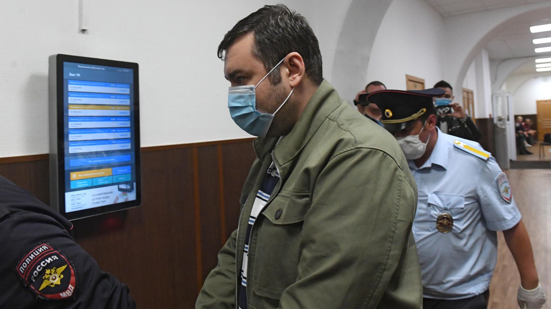 Юрист Роман Емашев, фигурант уголовного дела о торговле детьми от суррогатных матерей в Басманном суде Юрист Роман Емашев, фигурант уголовного дела о торговле детьми от суррогатных матерей в Басманном суде - РИА Новости, 1920, 31.05.2021