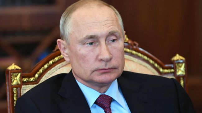 Президент РФ Владимир Путин во время встречи в Кремле с председателем правления Пенсионного фонда РФ Максимом Топилиным Президент РФ Владимир Путин во время встречи в Кремле с председателем правления Пенсионного фонда РФ Максимом Топилиным