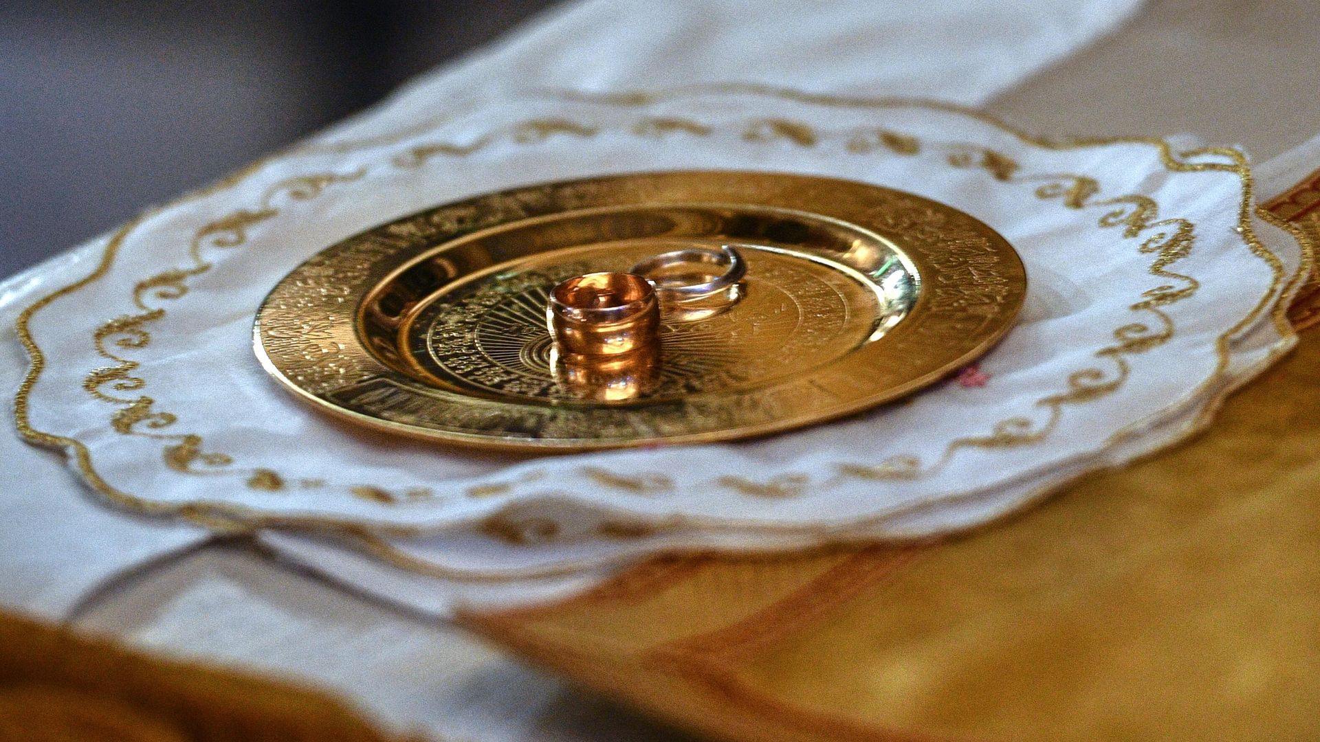 Кольца для обряда венчания Кольца для обряда венчания - РИА Новости, 1920, 09.09.2026