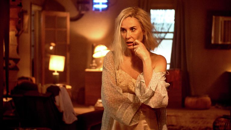 Кадр из сериала Дивный новый мир Кадр из сериала Дивный новый мир