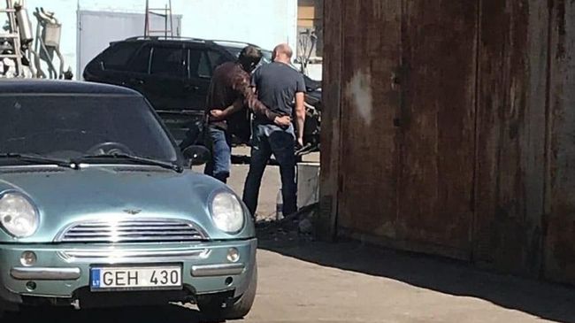В Полтаве мужчина захватил в заложники начальника угрозыска В Полтаве мужчина захватил в заложники начальника угрозыска