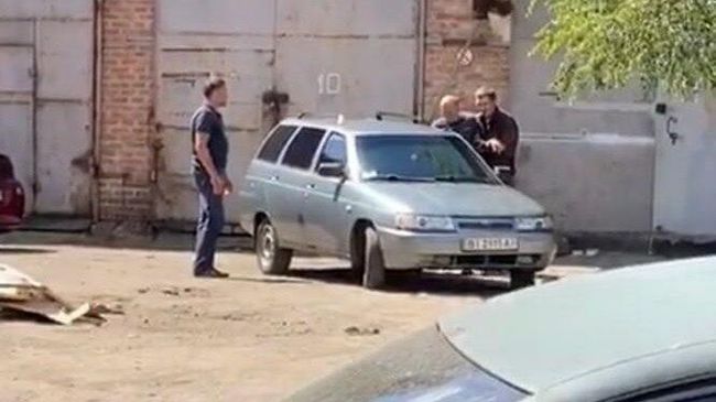 В Полтаве мужчина захватил в заложники начальника угрозыска В Полтаве мужчина захватил в заложники начальника угрозыска