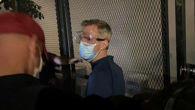 Мэр Портленда Тед Уилер во время акции протеста Мэр Портленда Тед Уилер во время акции протеста