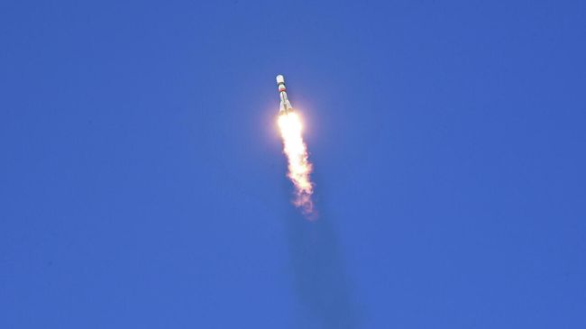 Старт ракеты-носителя Союз-2.1а с транспортным грузовым кораблем Прогресс МС-15 Старт ракеты-носителя Союз-2.1а с транспортным грузовым кораблем Прогресс МС-15