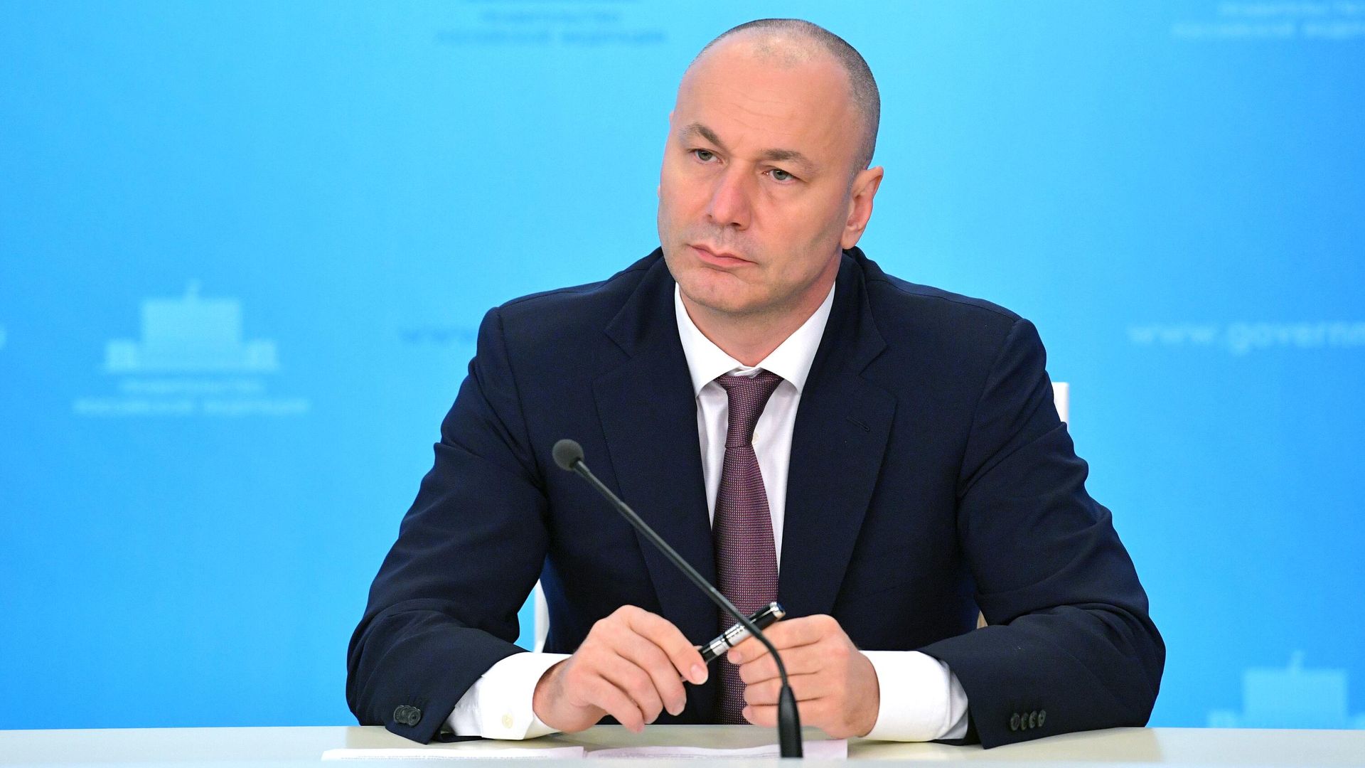 Временно исполняющий обязанности руководителя Рособрнадзора Анзор Музаев во время брифинга  - РИА Новости, 1920, 10.02.2021
