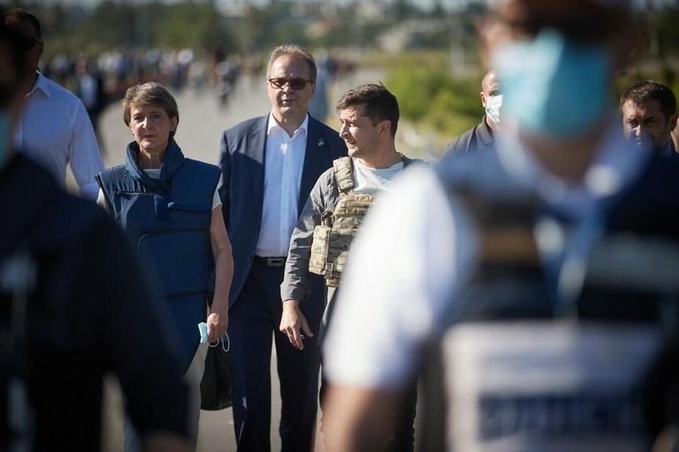 Президент Украины Владимир Зеленский и Президент Швейцарской Конфедерации Симонетта Соммаруга Президент Украины Владимир Зеленский и Президент Швейцарской Конфедерации Симонетта Соммаруга