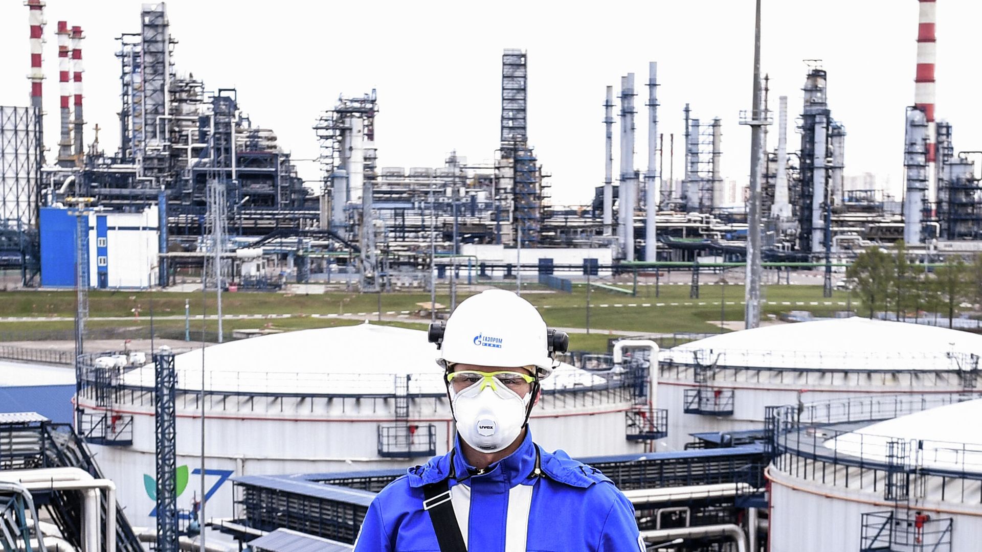 Оператор комплекса переработки нефти Евро+ Московского нефтеперерабатывающего завода Оператор комплекса переработки нефти Евро+ Московского нефтеперерабатывающего завода - РИА Новости, 1920, 19.03.2024