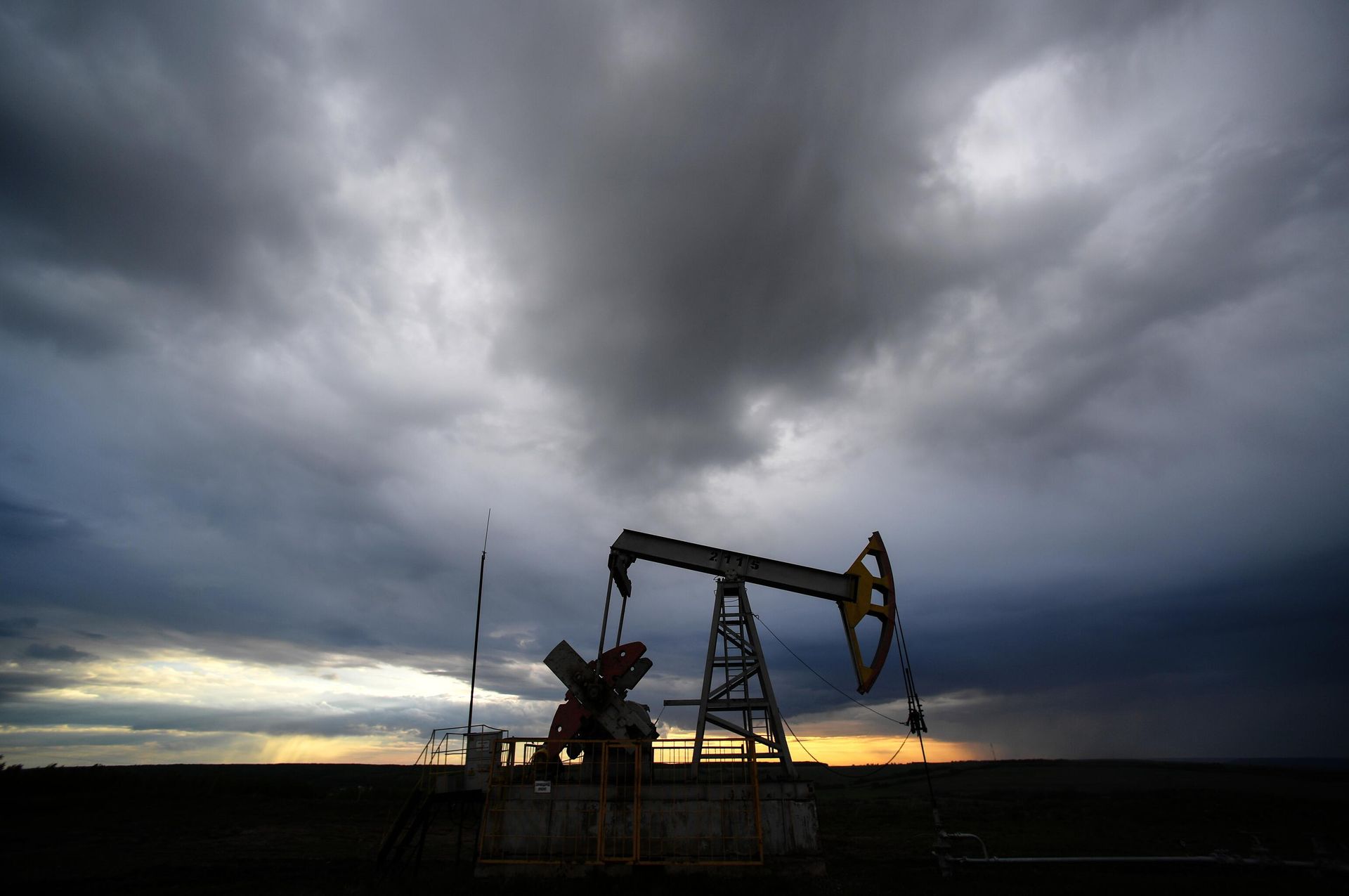 Нефтяная качалка в Республике Татарстан Нефтяная качалка в Республике Татарстан - РИА Новости, 1920, 09.02.2021