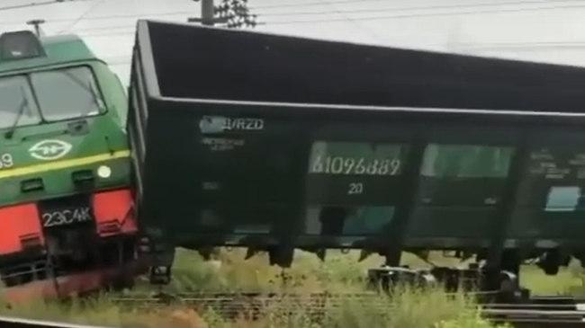 Появилось видео с места столкновения трех локомотивов в Санкт-Петербурге Появилось видео с места столкновения трех локомотивов в Санкт-Петербурге