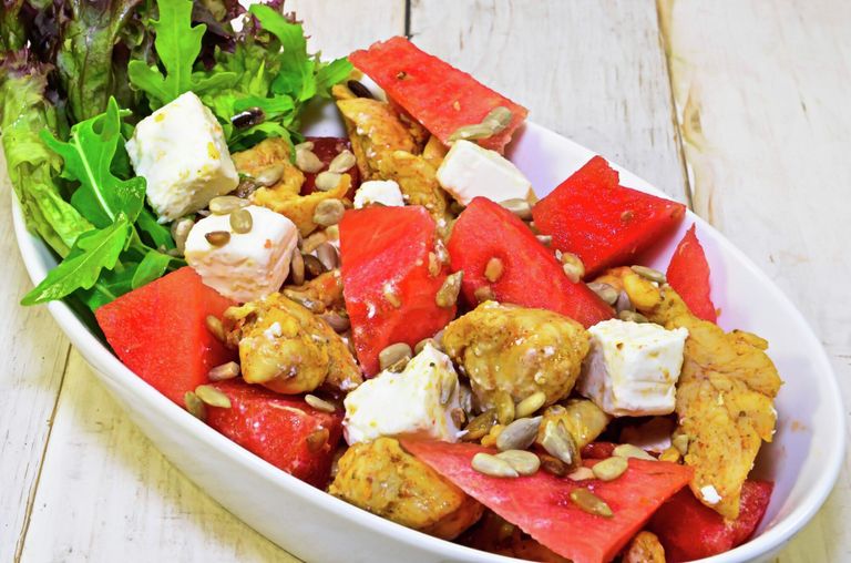 Салат с куриной грудкой и арбузом Салат с куриной грудкой и арбузом