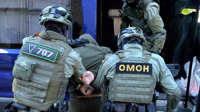 Сотрудники белорусского ОМОН задерживают правонарушител Сотрудники белорусского ОМОН задерживают правонарушител