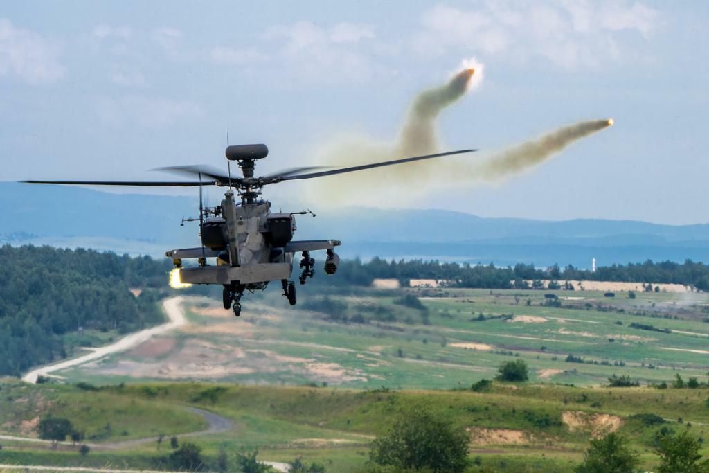 Американский ударный вертолет CAB AH-64 Apache во время учений в Германии Американский ударный вертолет CAB AH-64 Apache во время учений в Германии - РИА Новости, 1920, 27.11.2020