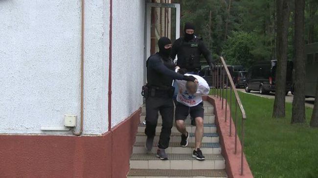 Кадры задержания предположительно 32 русских членов ЧВК Вагнер в Белоруссии Кадры задержания предположительно 32 русских членов ЧВК Вагнер в Белоруссии