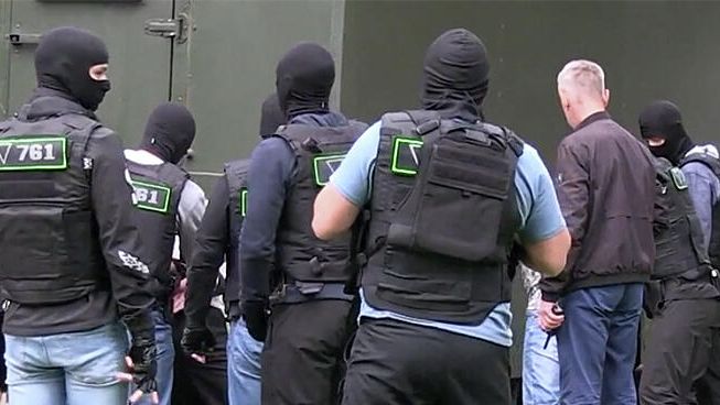 Кадр оперативного видео задержания россиян в Белоруссии Кадр оперативного видео задержания россиян в Белоруссии - РИА Новости, 1920, 16.08.2020