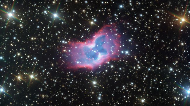 Снимок планетарной туманности NGC 2899, сделанный на Очень большом телескопе ESO Снимок планетарной туманности NGC 2899, сделанный на Очень большом телескопе ESO